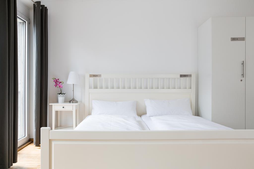 Nonstop Hotel Augsburg - Ubernacht - Hostelhotelhome Екстериор снимка