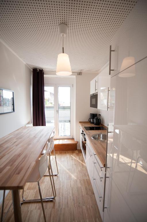 Nonstop Hotel Augsburg - Ubernacht - Hostelhotelhome Стая снимка