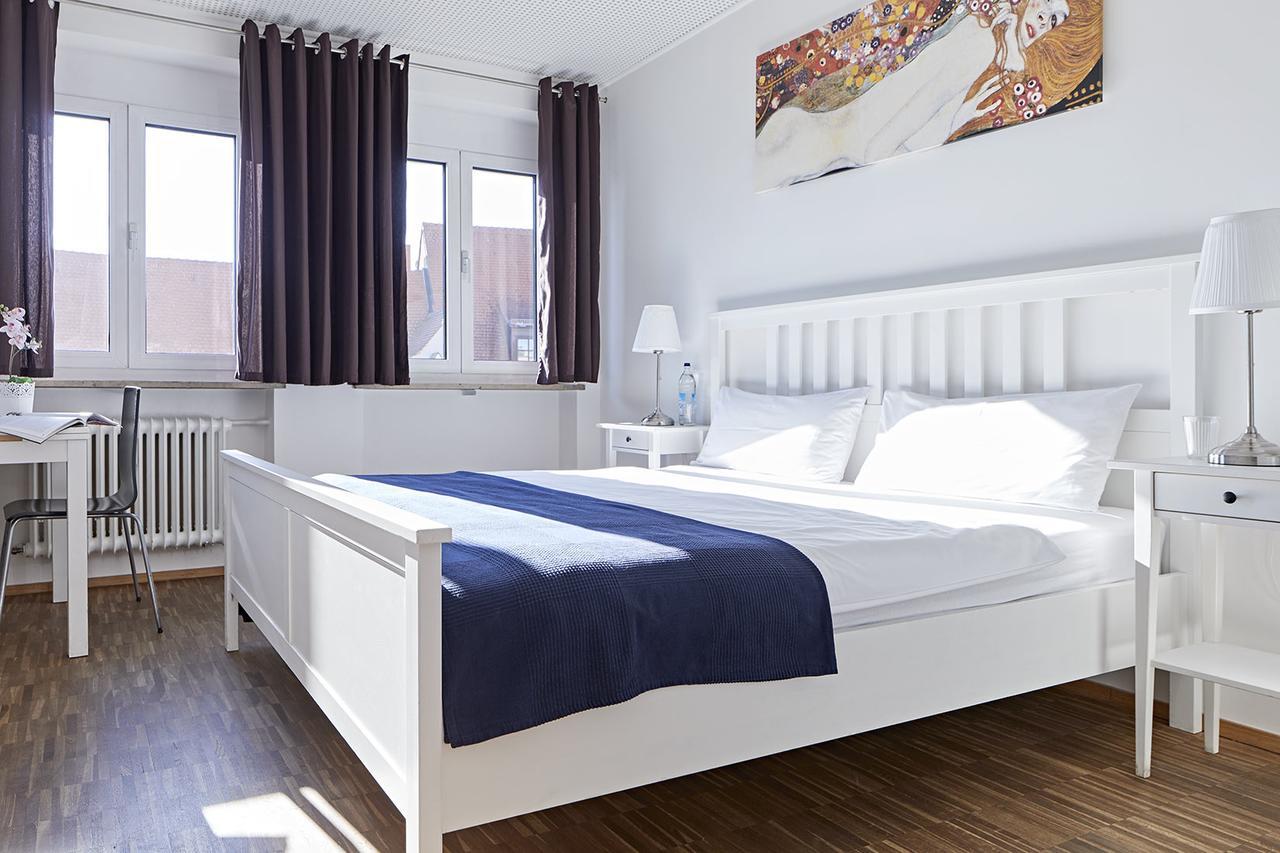 Nonstop Hotel Augsburg - Ubernacht - Hostelhotelhome Екстериор снимка