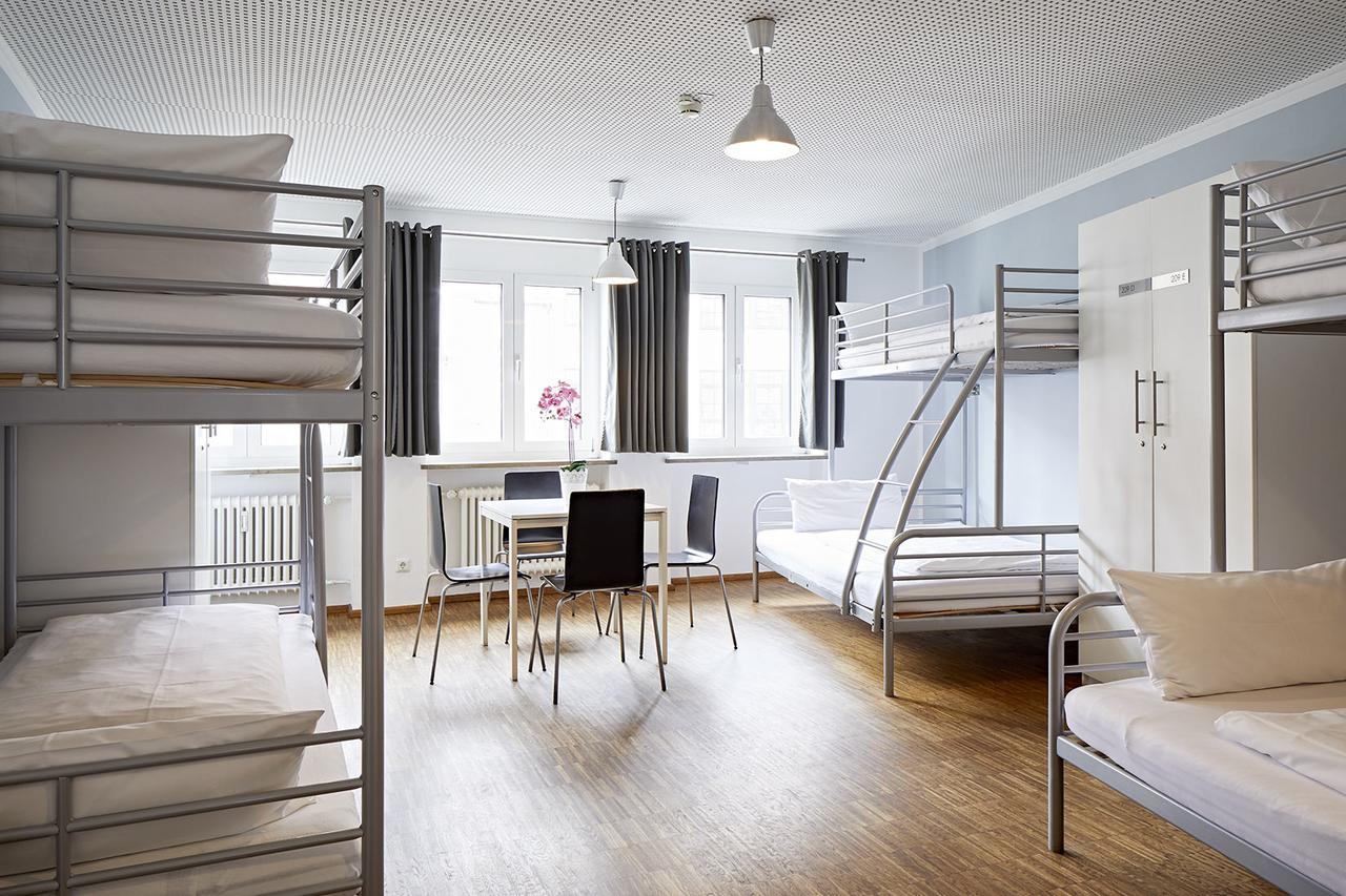 Nonstop Hotel Augsburg - Ubernacht - Hostelhotelhome Екстериор снимка
